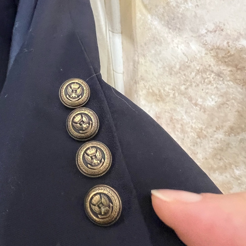 JOS. A. BANKS MENS BLAZER SIZE 46L, 100% WOOL WITH BRONZE BUTTONS. - Picture 9 of 9